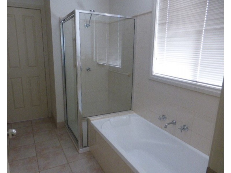 2 Robert Court, Gol Gol NSW 2738