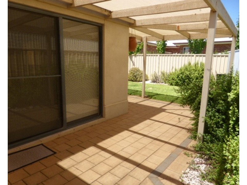 2 Robert Court, Gol Gol NSW 2738