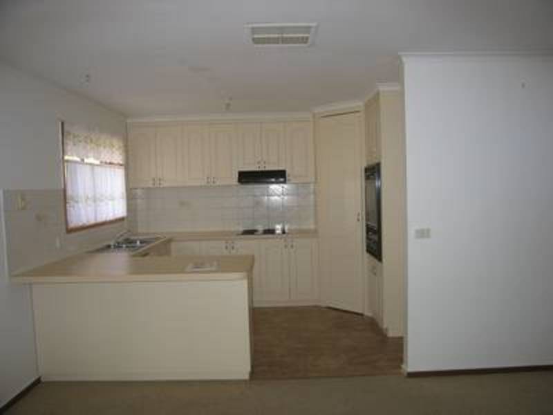 27 Maloney Drive, Mildura VIC 3500