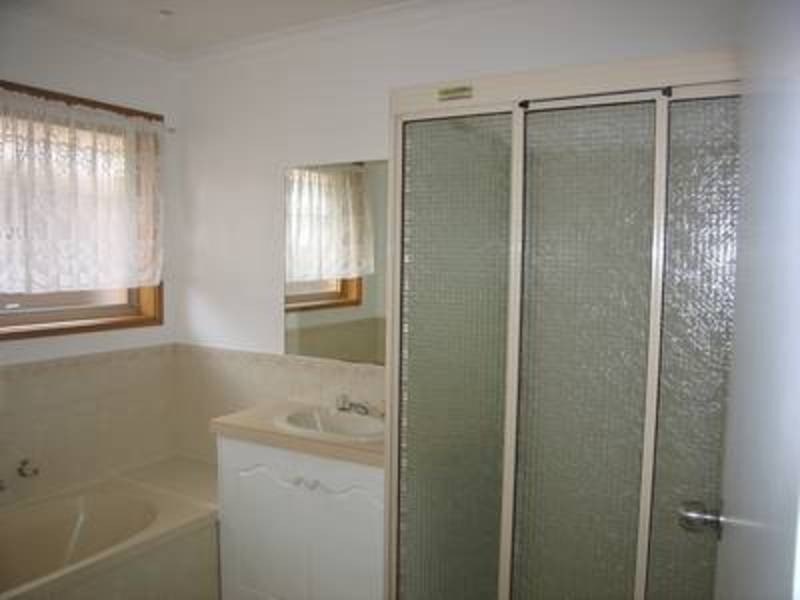 27 Maloney Drive, Mildura VIC 3500