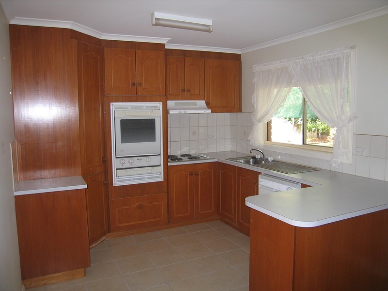 14 Helen Court, Mildura VIC 3500