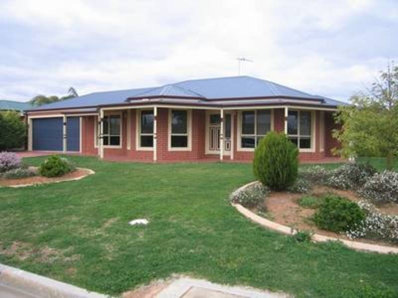 37 Belleview Drive, Irymple VIC 3498