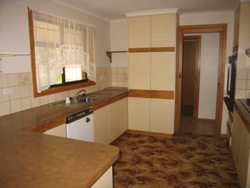 220 Snowy Avenue, Red Cliffs VIC 3496