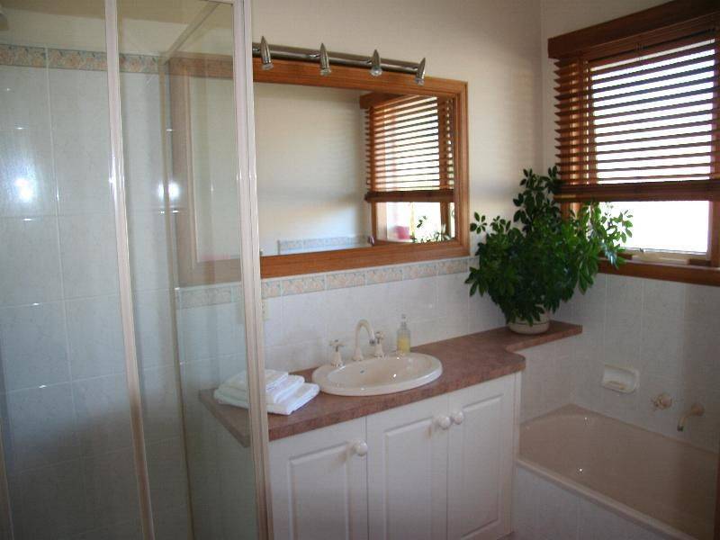 14 James Cook Drive, Mildura VIC 3500