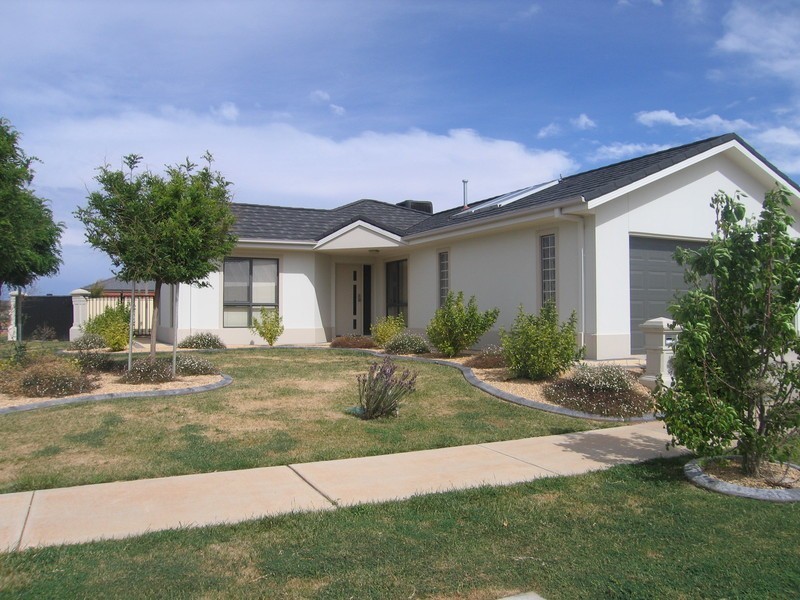 1 Peter John  Court, Mildura VIC 3500