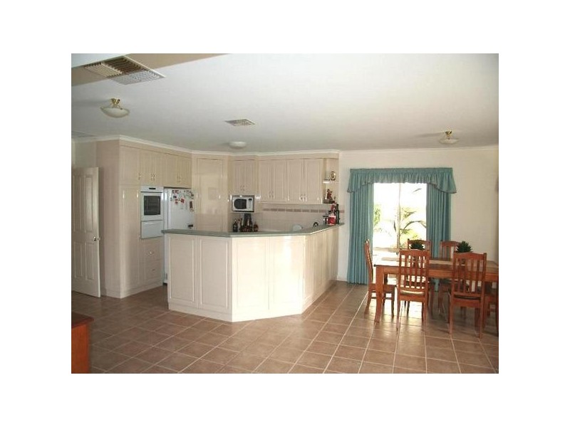 10 Shakira Court, Mildura VIC 3500