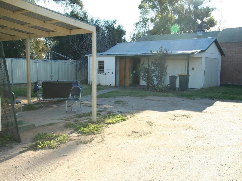 1595 Deakin Avenue, Mildura VIC 3500