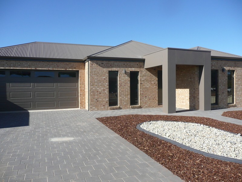 8 Popular Alm Court, Mildura VIC 3500