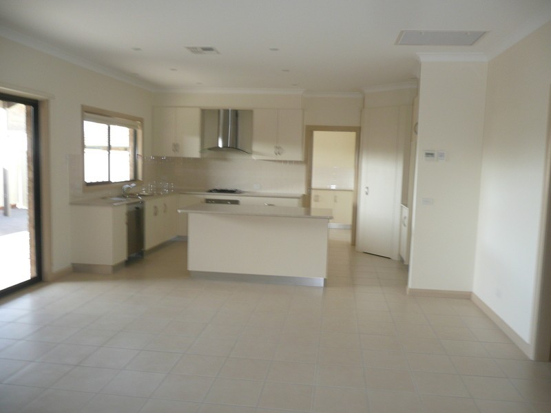 8 Popular Alm Court, Mildura VIC 3500