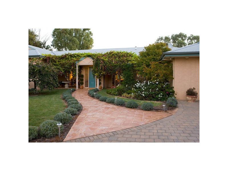 8 Riverview Rise, Gol Gol NSW 2738