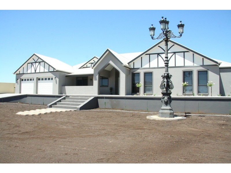 19 Carrington Drive, Irymple VIC 3498