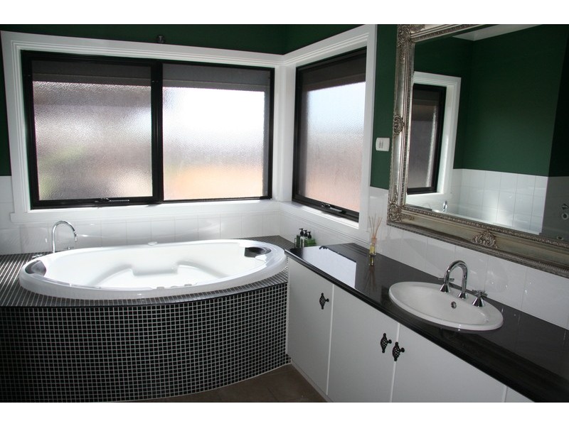 19 Carrington Drive, Irymple VIC 3498