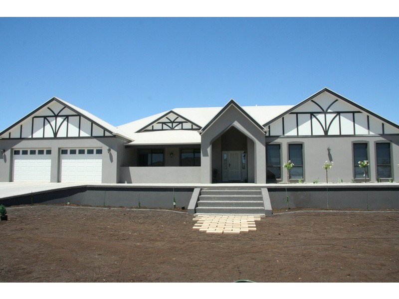 19 Carrington Drive, Irymple VIC 3498