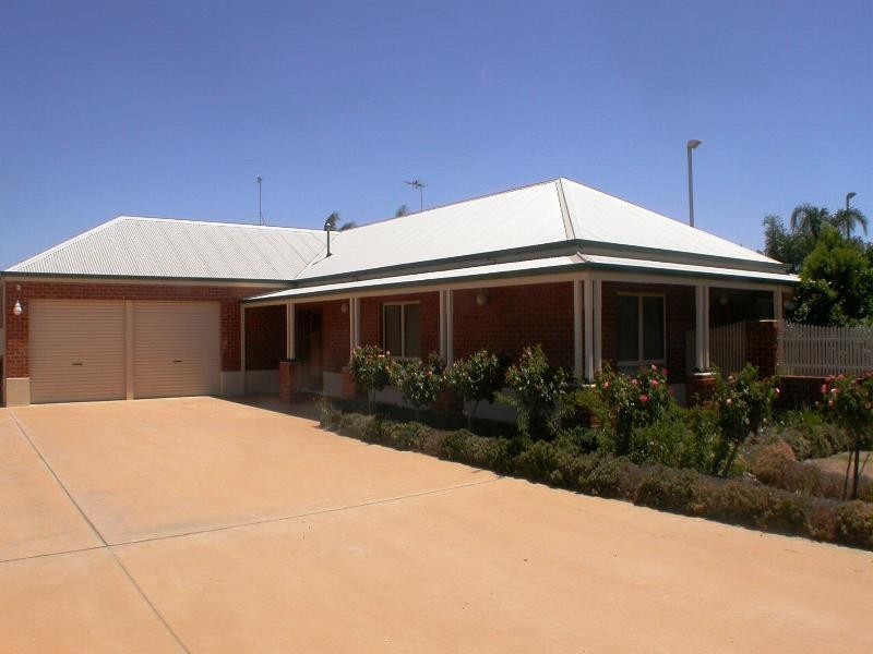 22 Moddikerr Way, Gol Gol NSW 2738