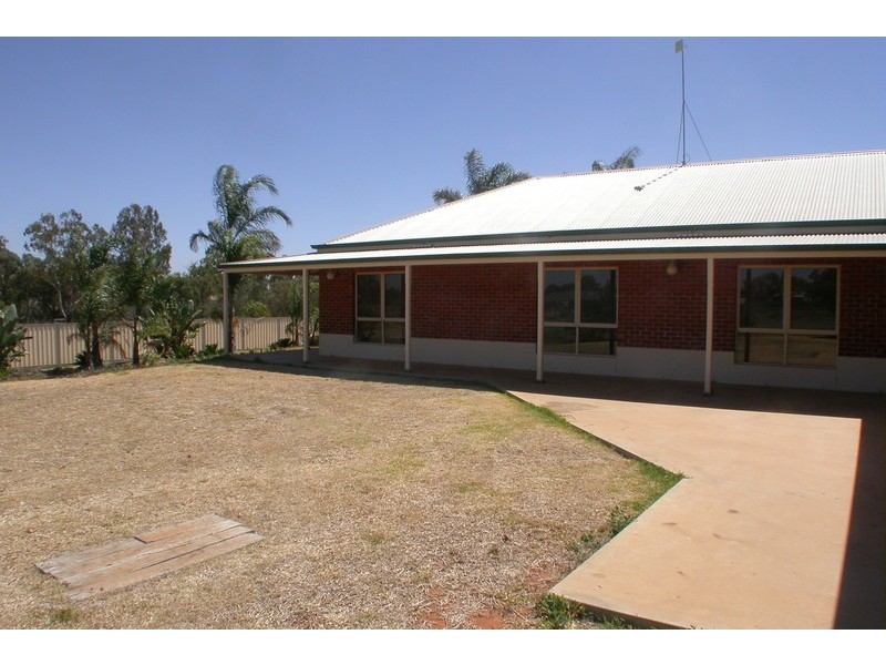 22 Moddikerr Way, Gol Gol NSW 2738