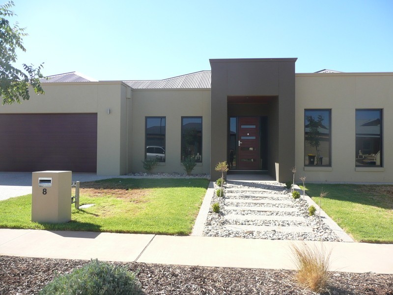 8 Nicholas Avenue, Mildura VIC 3500