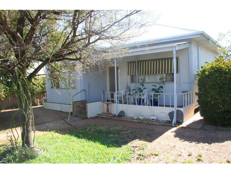 15 Neilpo Street, Dareton NSW 2717
