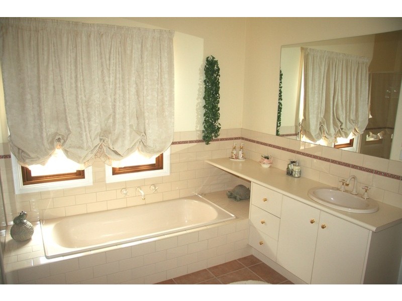 6 Summerhill Drive, Mildura VIC 3500