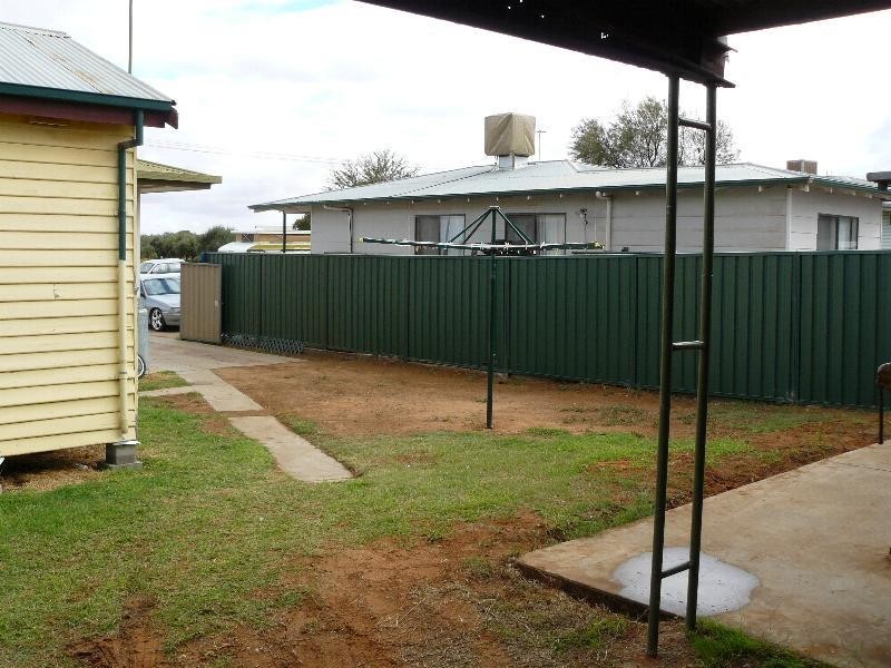 4 Murray Avenue, Red Cliffs VIC 3496