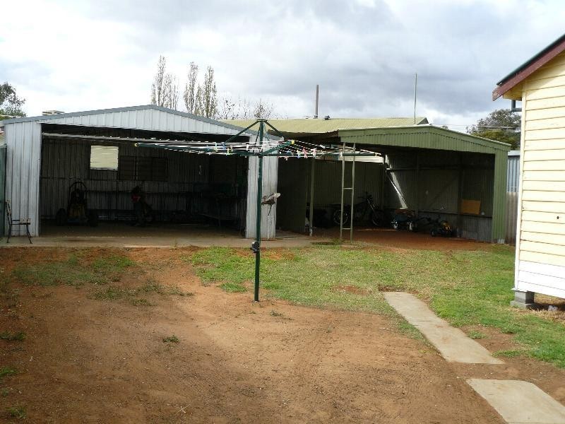 4 Murray Avenue, Red Cliffs VIC 3496