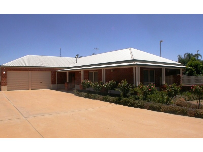 22 Moddikerr Way, Gol Gol NSW 2738