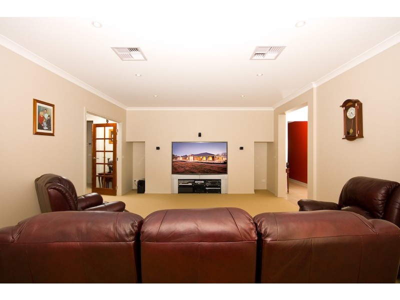 710 Cureton Avenue, Nichols Point VIC 3501