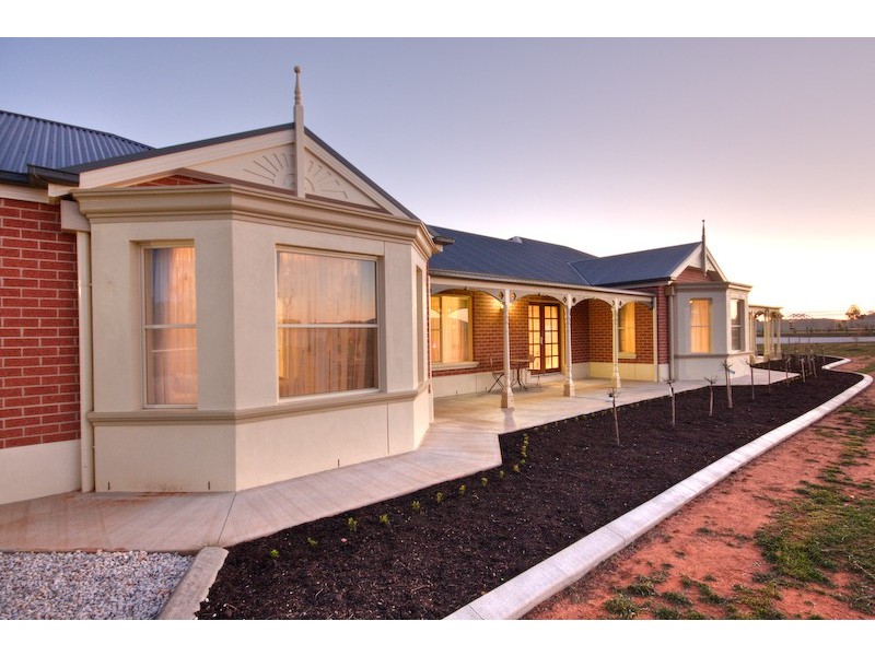 710 Cureton Avenue, Nichols Point VIC 3501