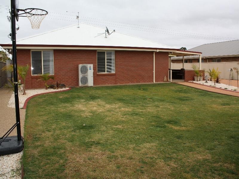 22 Melaleuca Street, Buronga NSW 2739