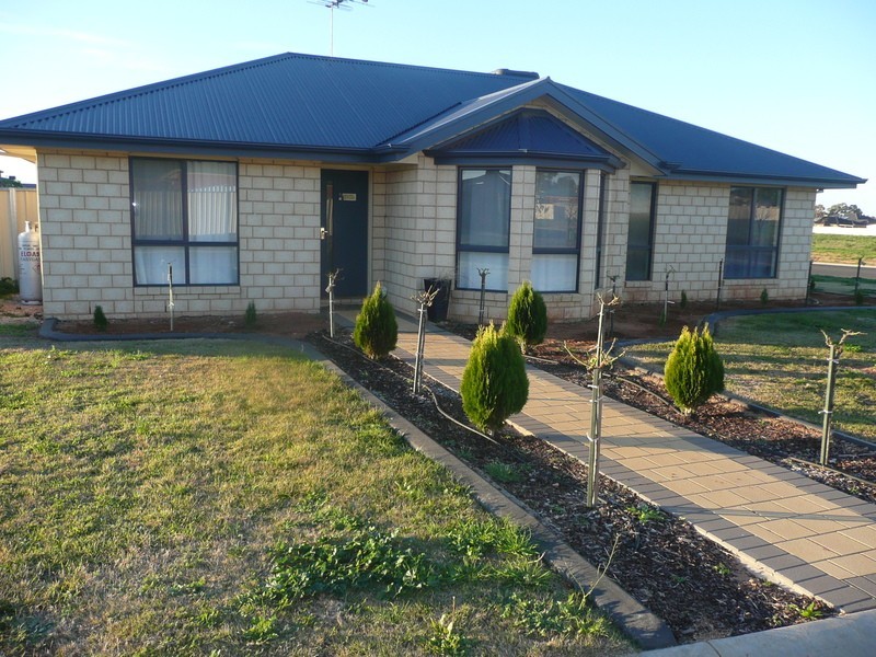 34 Midway Drive, Buronga NSW 2739