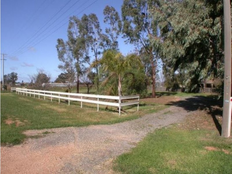 104 Kulkyne Way, Red Cliffs VIC 3496