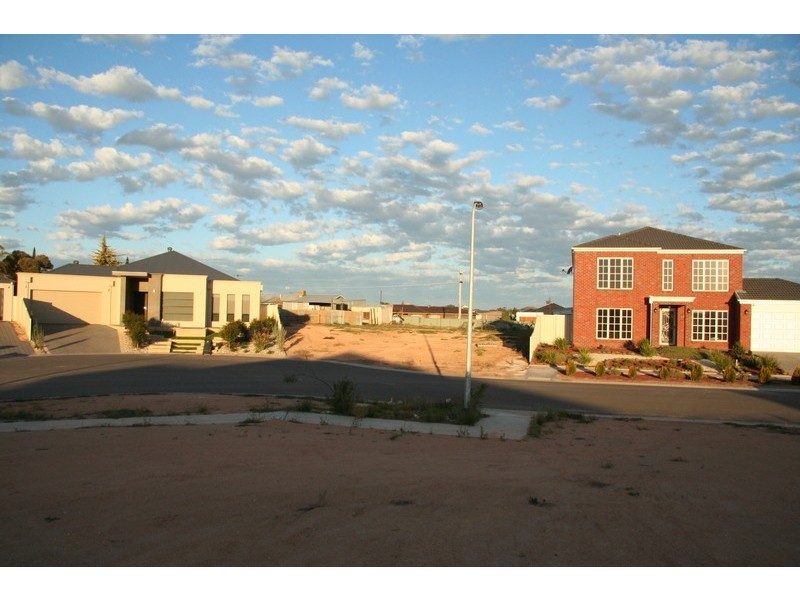 19 Bakogiannis Court, Mildura VIC 3500