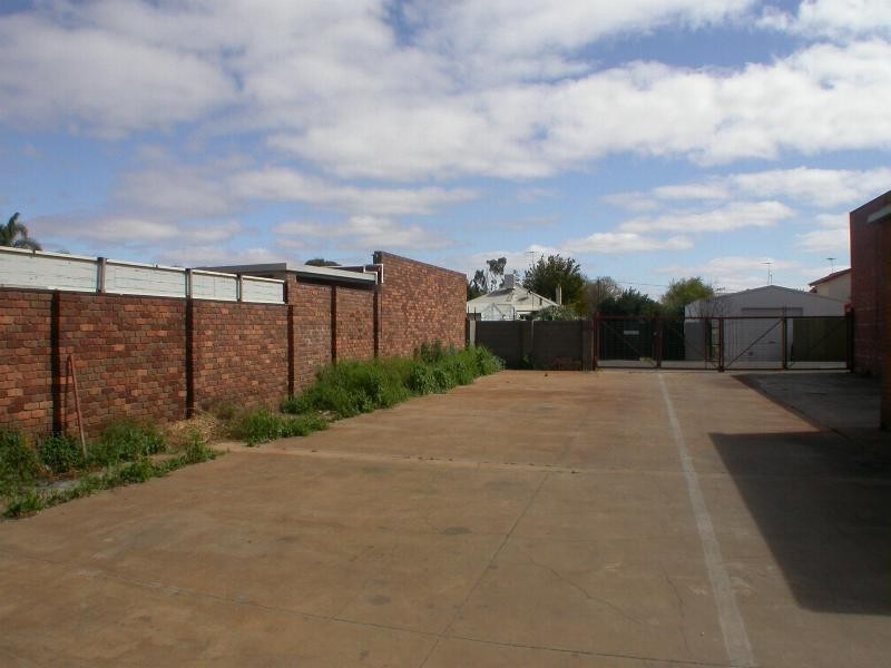 129 Pine Avenue, Mildura VIC 3500