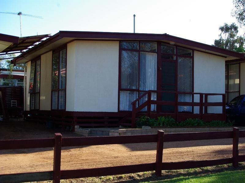 2/6 Chapman Street, Buronga NSW 2739