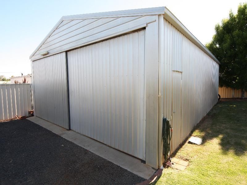 10 Fiona Drive, Gol Gol NSW 2738