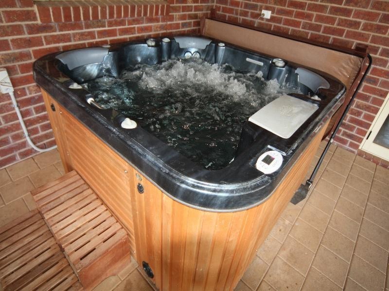 10 Fiona Drive, Gol Gol NSW 2738