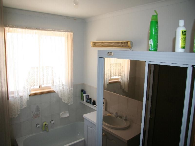 18 Helen Court, Mildura VIC 3500