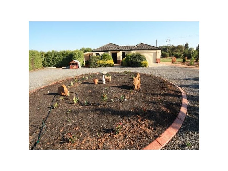 19 Cobb & Co Way, Gol Gol NSW 2738