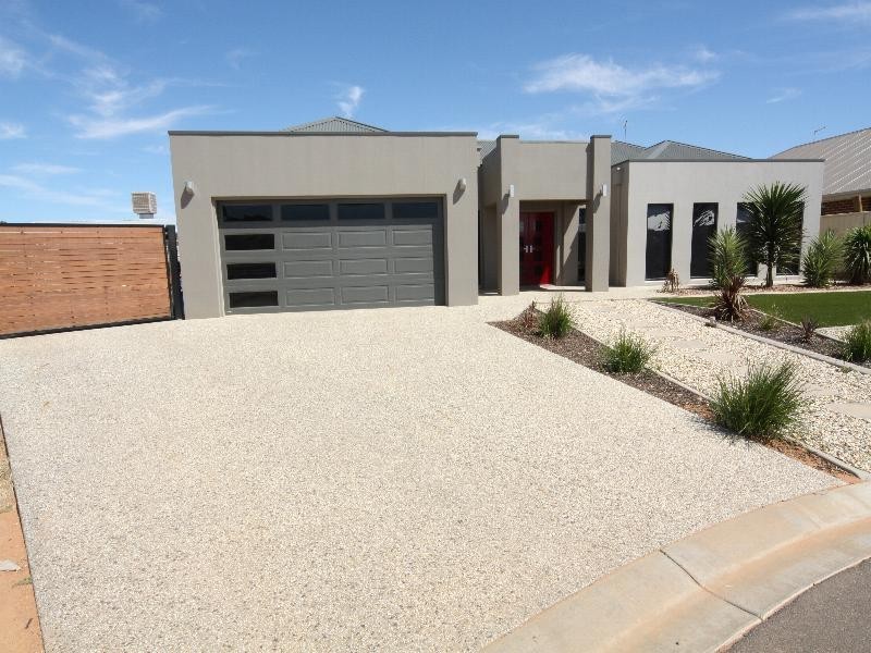 8 Todd Court, Mildura VIC 3500