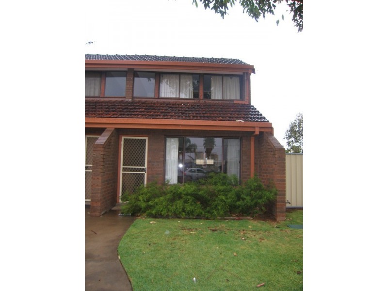 4/2 Cameron Avenue, Mildura VIC 3500