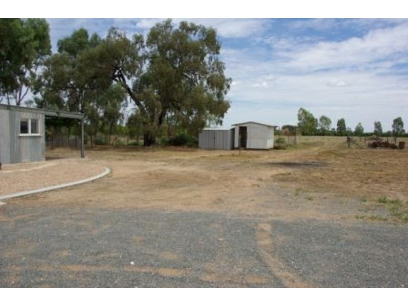 52 Channel Road, Curlwaa NSW 2648