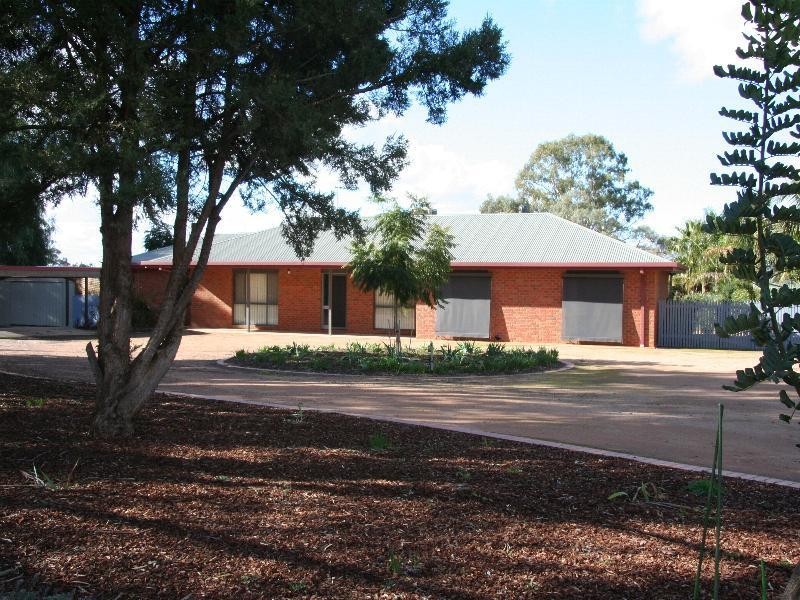 10 Lakeside Drive, Mildura VIC 3500