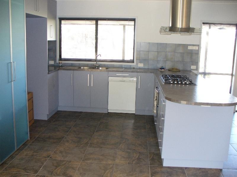 10 Lakeside Drive, Mildura VIC 3500