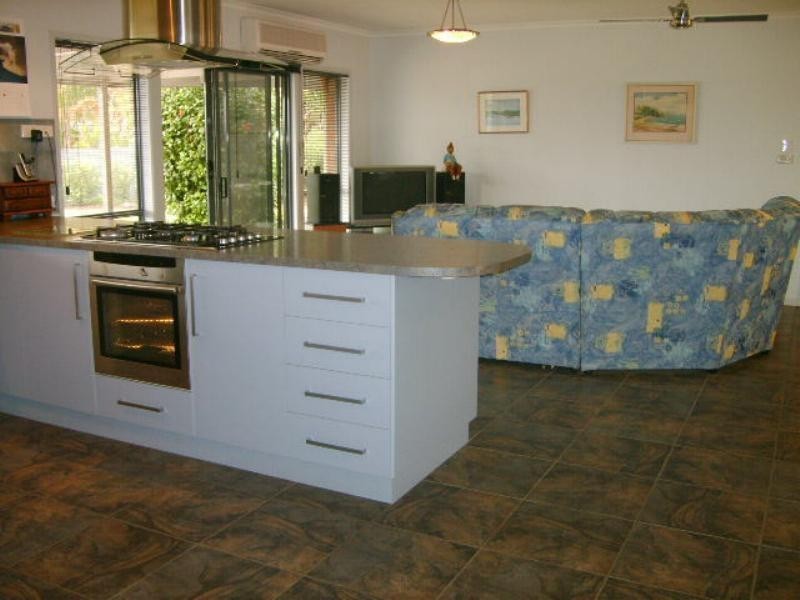 10 Lakeside Drive, Mildura VIC 3500