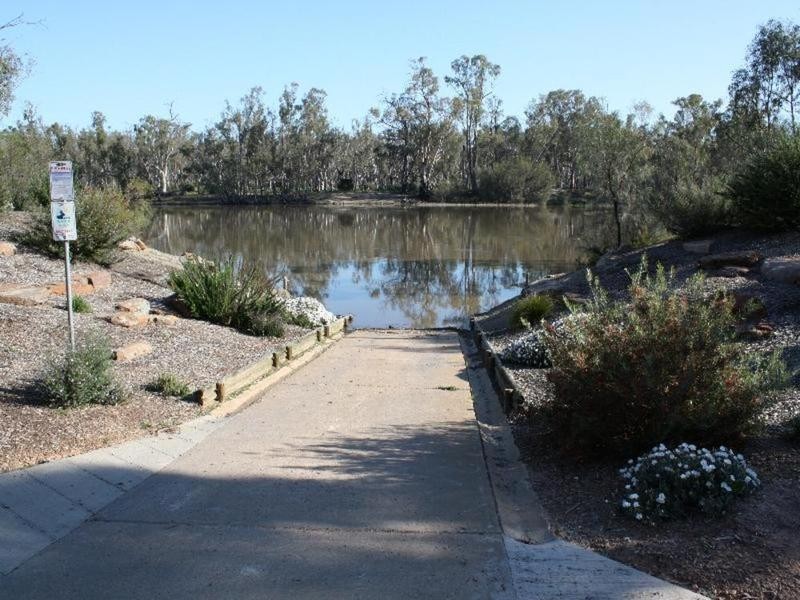 39 Riverview Drive, Dareton NSW 2717