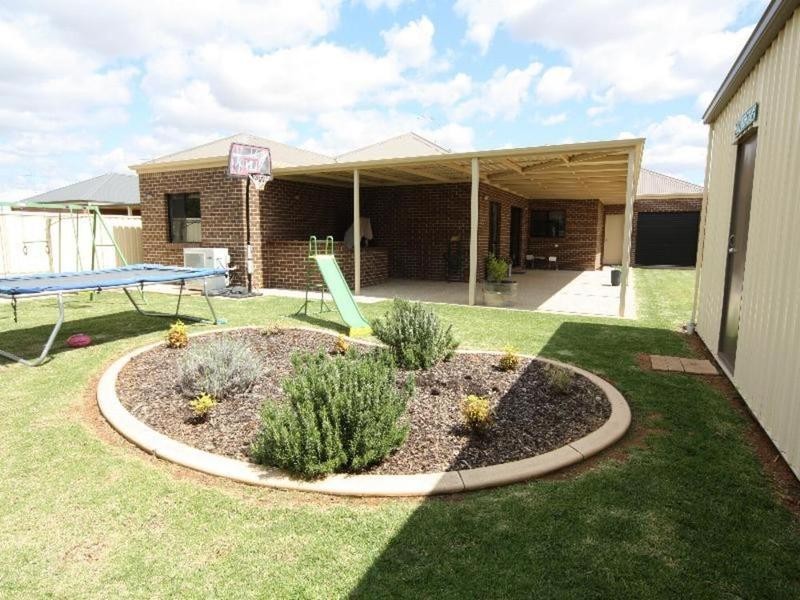 8 Nicholas Avenue, Mildura VIC 3500