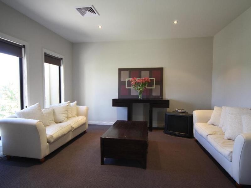8 Nicholas Avenue, Mildura VIC 3500