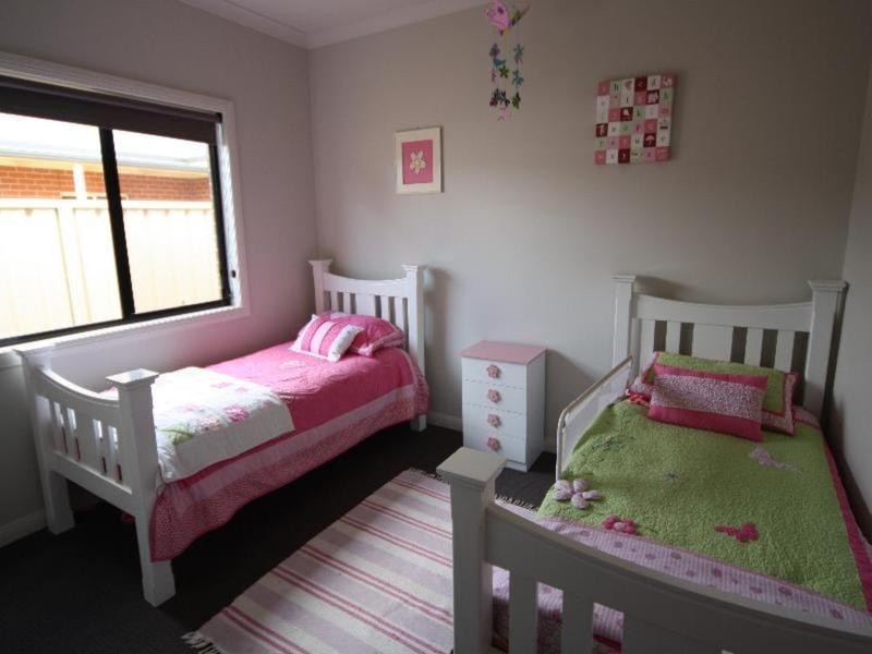 8 Nicholas Avenue, Mildura VIC 3500
