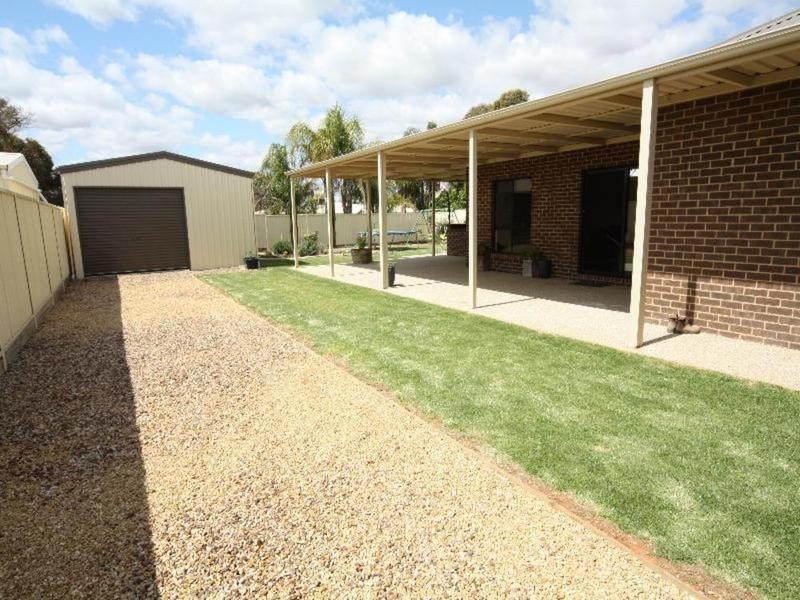 8 Nicholas Avenue, Mildura VIC 3500