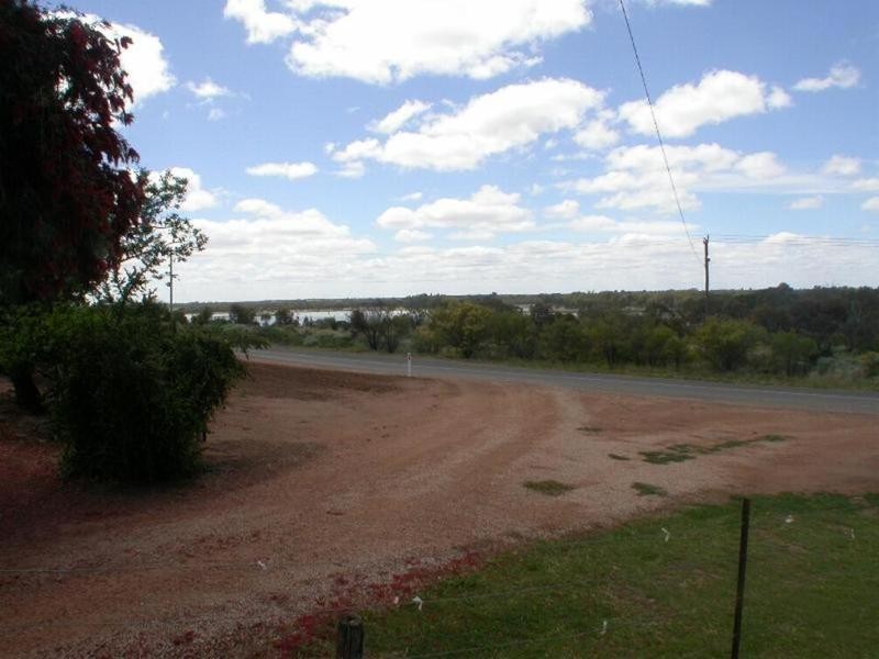 814 Cureton Avenue, Nichols Point VIC 3501