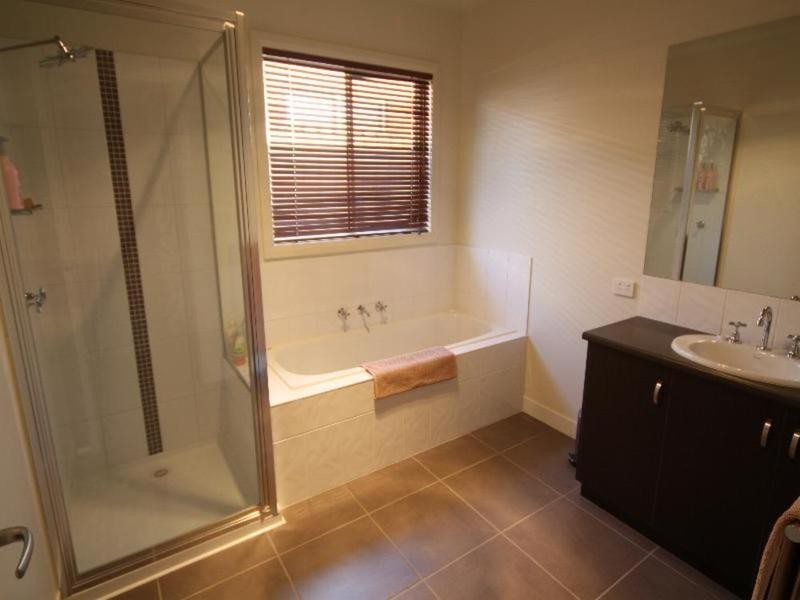 4 Robert Court, Gol Gol NSW 2738